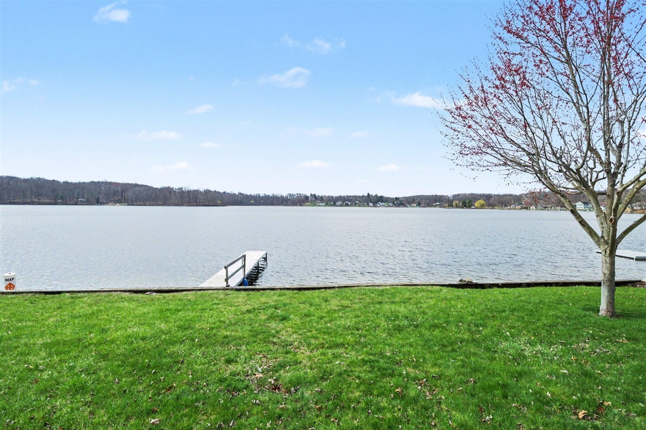 12294 N Sherman Lake Drive, Augusta, MI, 49012-9280