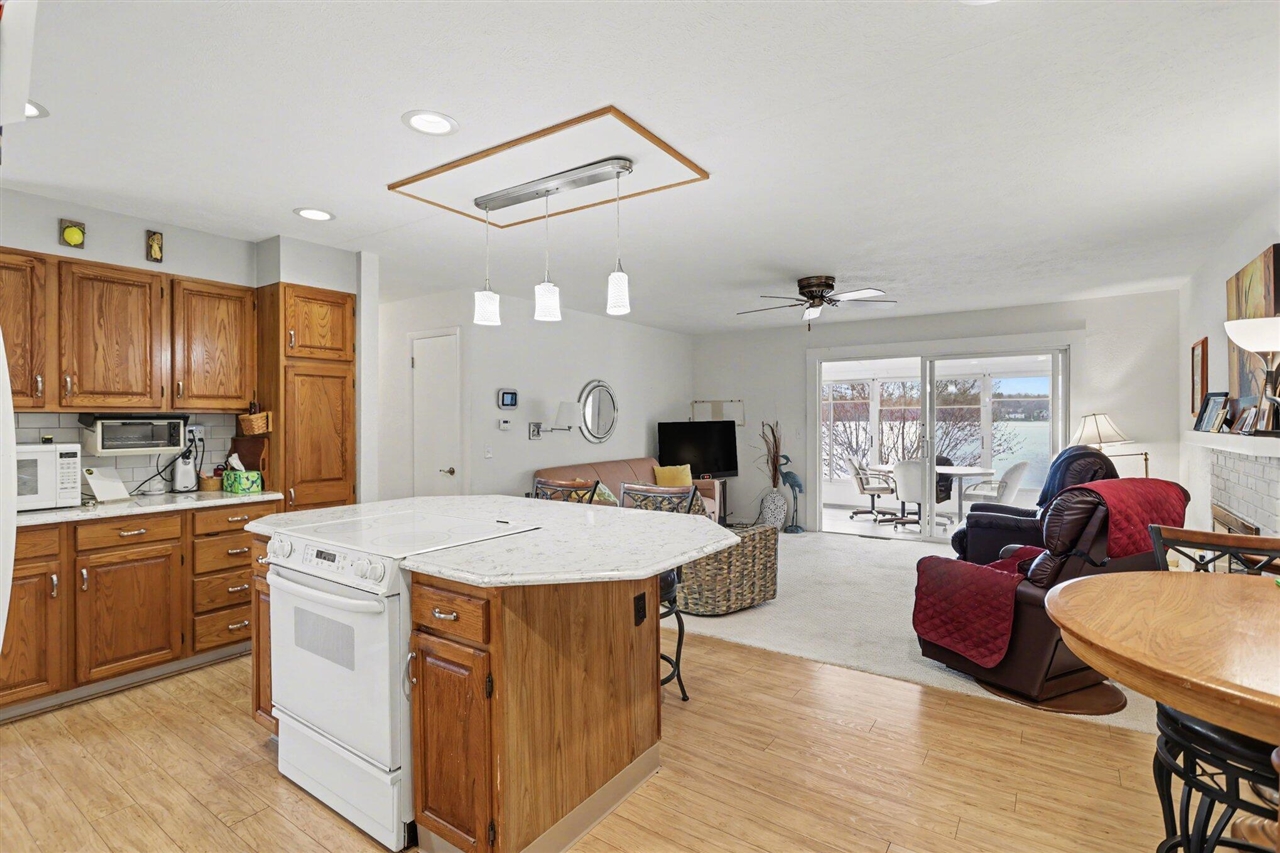 12294 N Sherman Lake Drive, Augusta, MI, 49012-9280