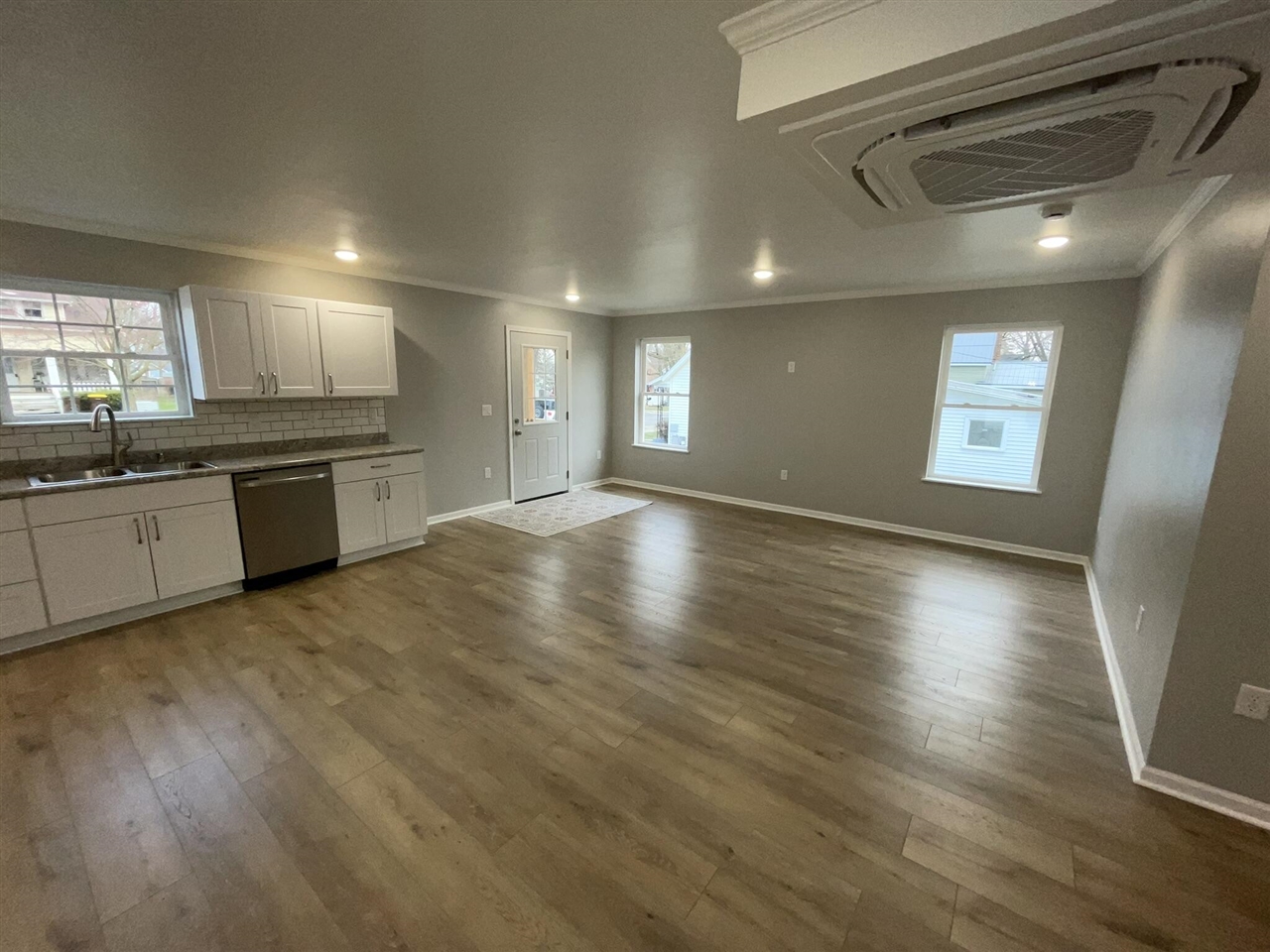 913 Pine Avenue, Alma, MI, 48801-1234