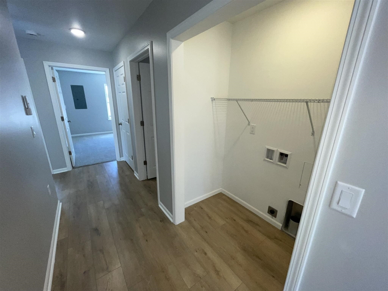 913 Pine Avenue, Alma, MI, 48801-1234