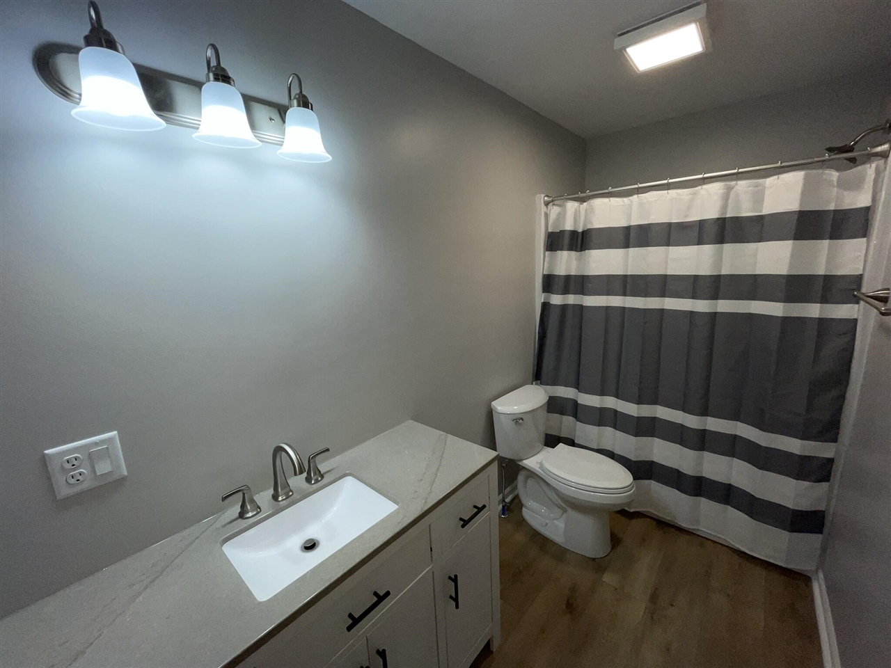 913 Pine Avenue, Alma, MI, 48801-1234