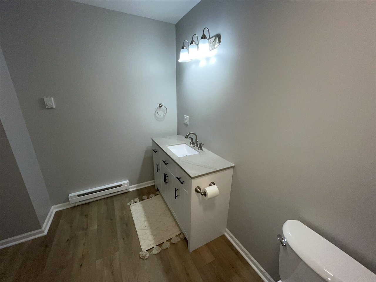 913 Pine Avenue, Alma, MI, 48801-1234