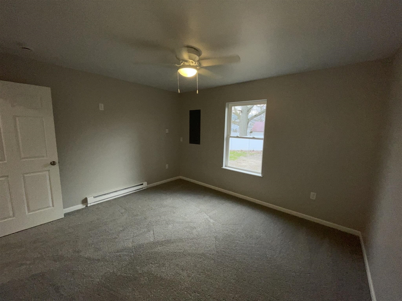 913 Pine Avenue, Alma, MI, 48801-1234