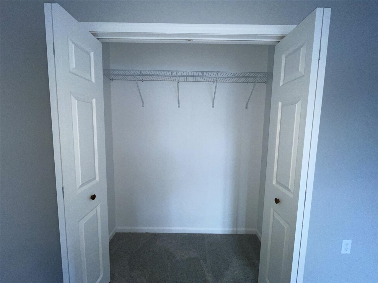 913 Pine Avenue, Alma, MI, 48801-1234