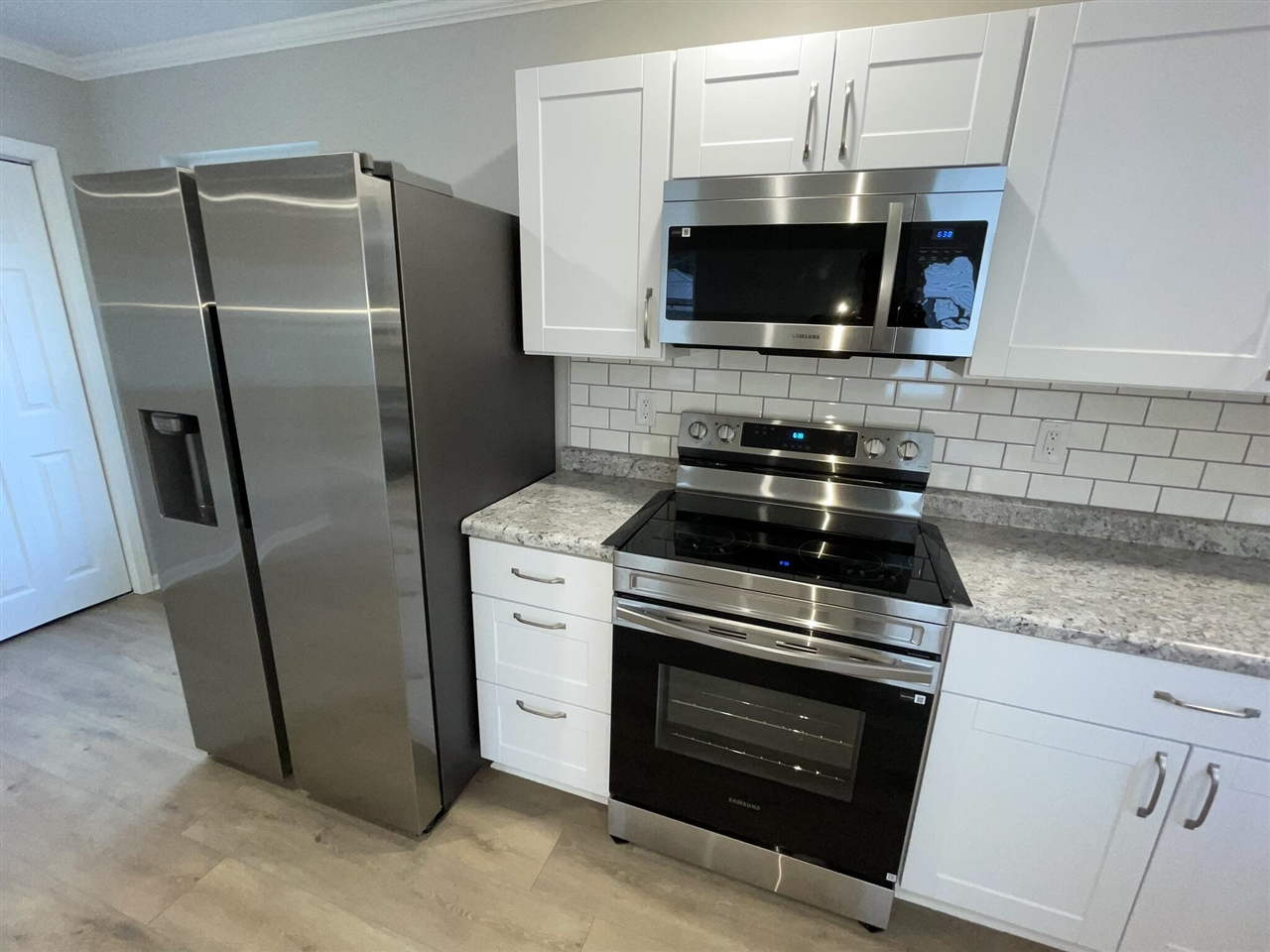 913 Pine Avenue, Alma, MI, 48801-1234