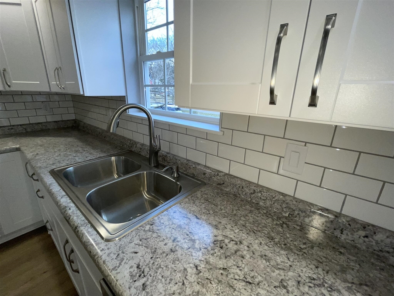 913 Pine Avenue, Alma, MI, 48801-1234