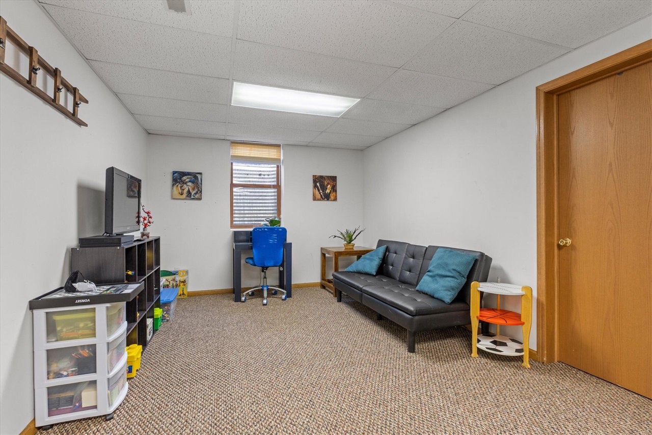 68600 Christiana Lake Road, Edwardsburg, MI, 49112-8727