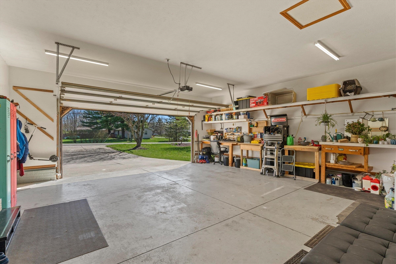 68600 Christiana Lake Road, Edwardsburg, MI, 49112-8727