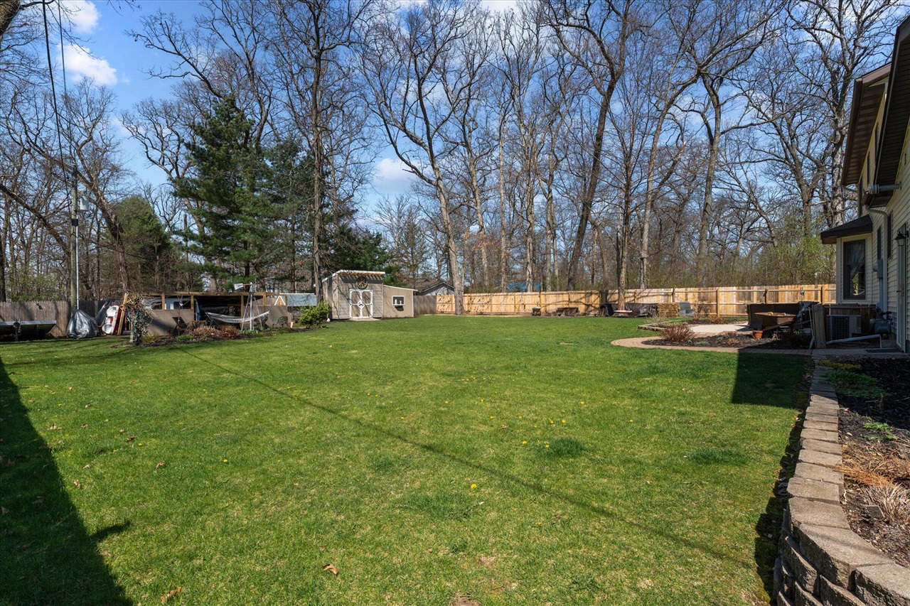68600 Christiana Lake Road, Edwardsburg, MI, 49112-8727