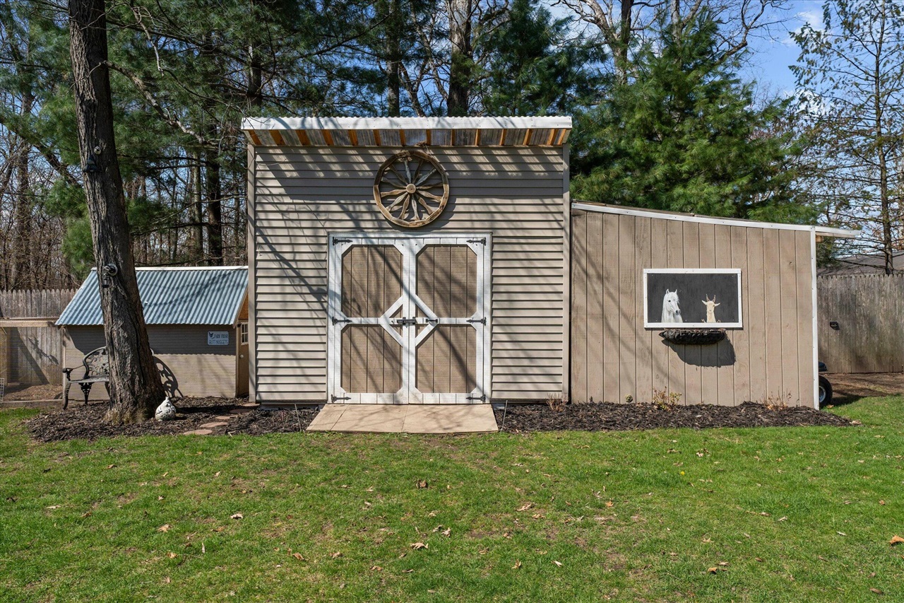 68600 Christiana Lake Road, Edwardsburg, MI, 49112-8727