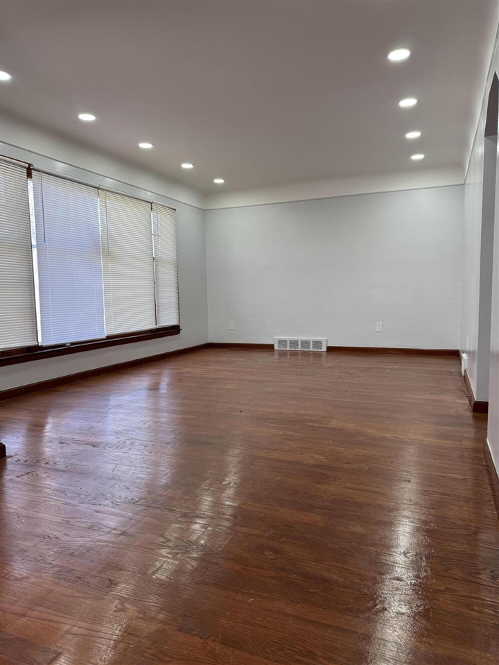 6720 Asbury Park, Detroit, MI, 48228-3747