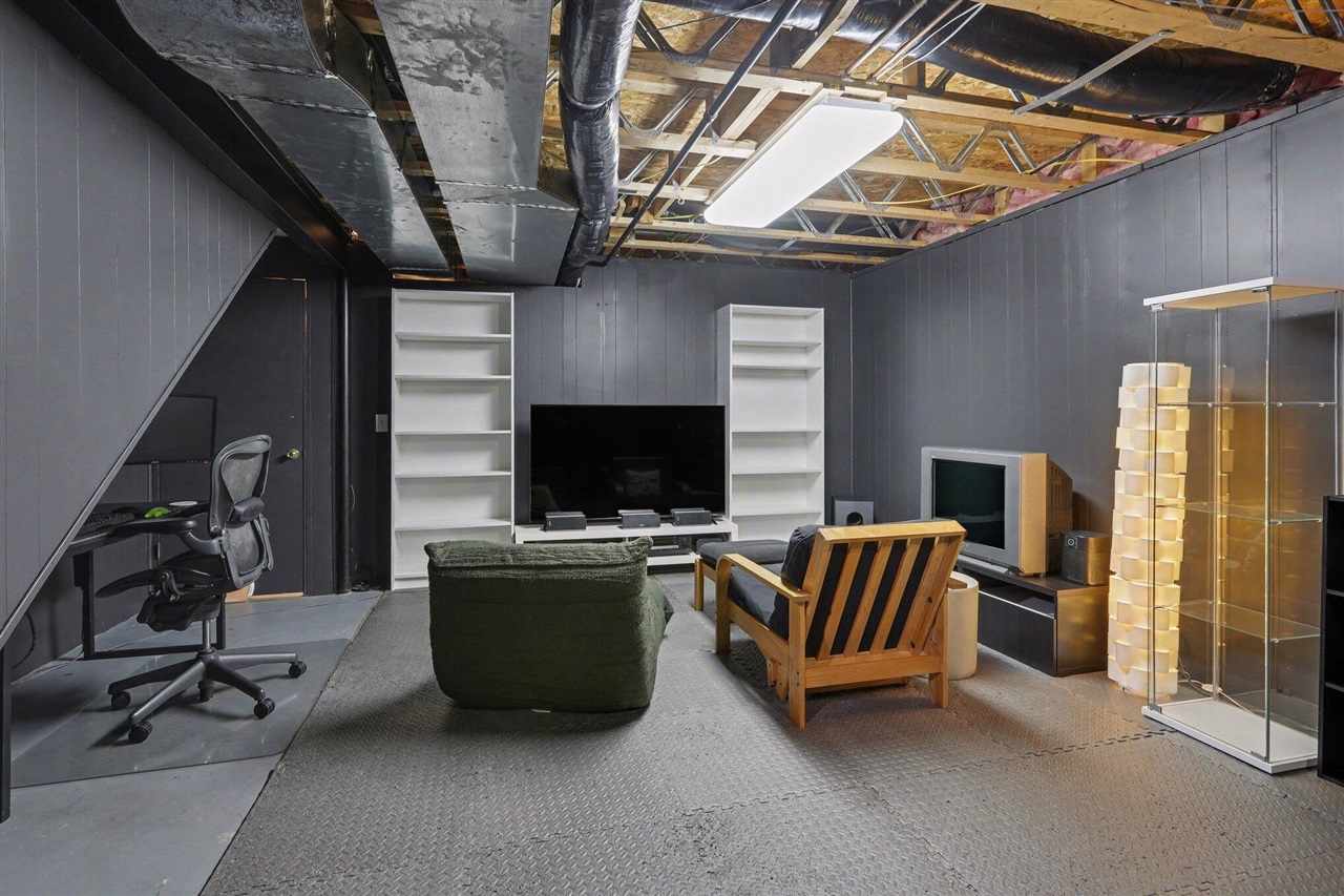 7377 Essex Drive, Ypsilanti, MI, 48197-3176