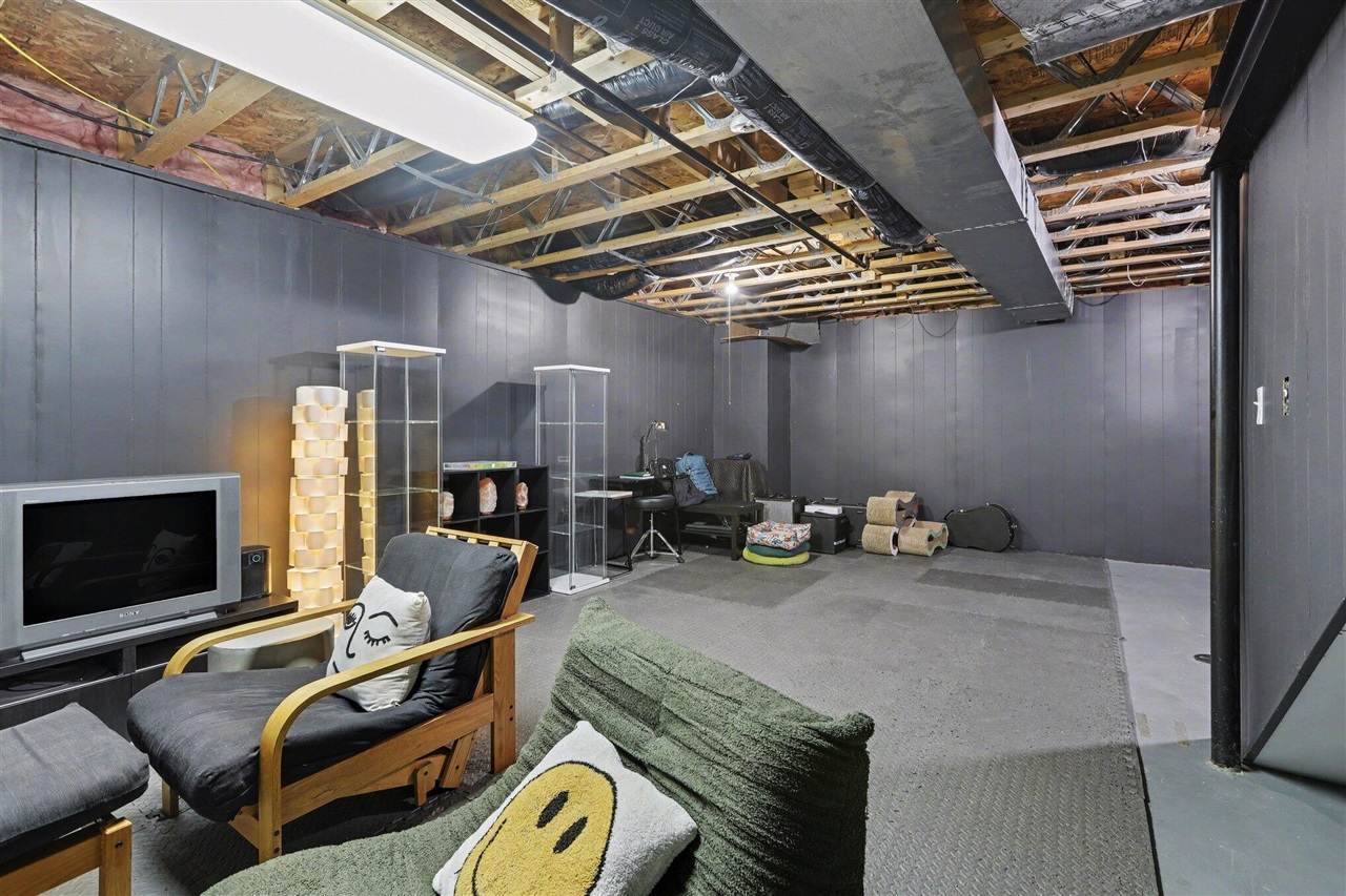 7377 Essex Drive, Ypsilanti, MI, 48197-3176