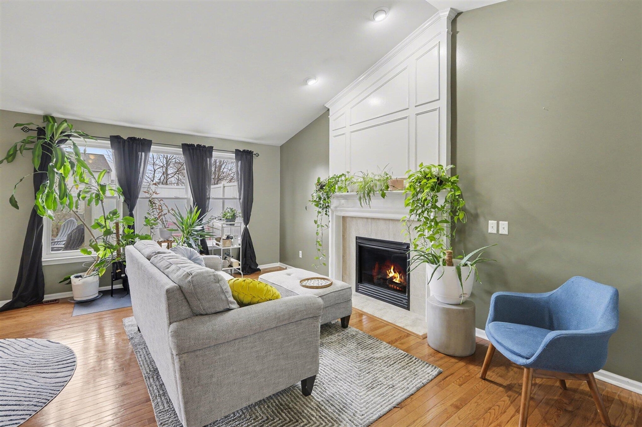 7377 Essex Drive, Ypsilanti, MI, 48197-3176