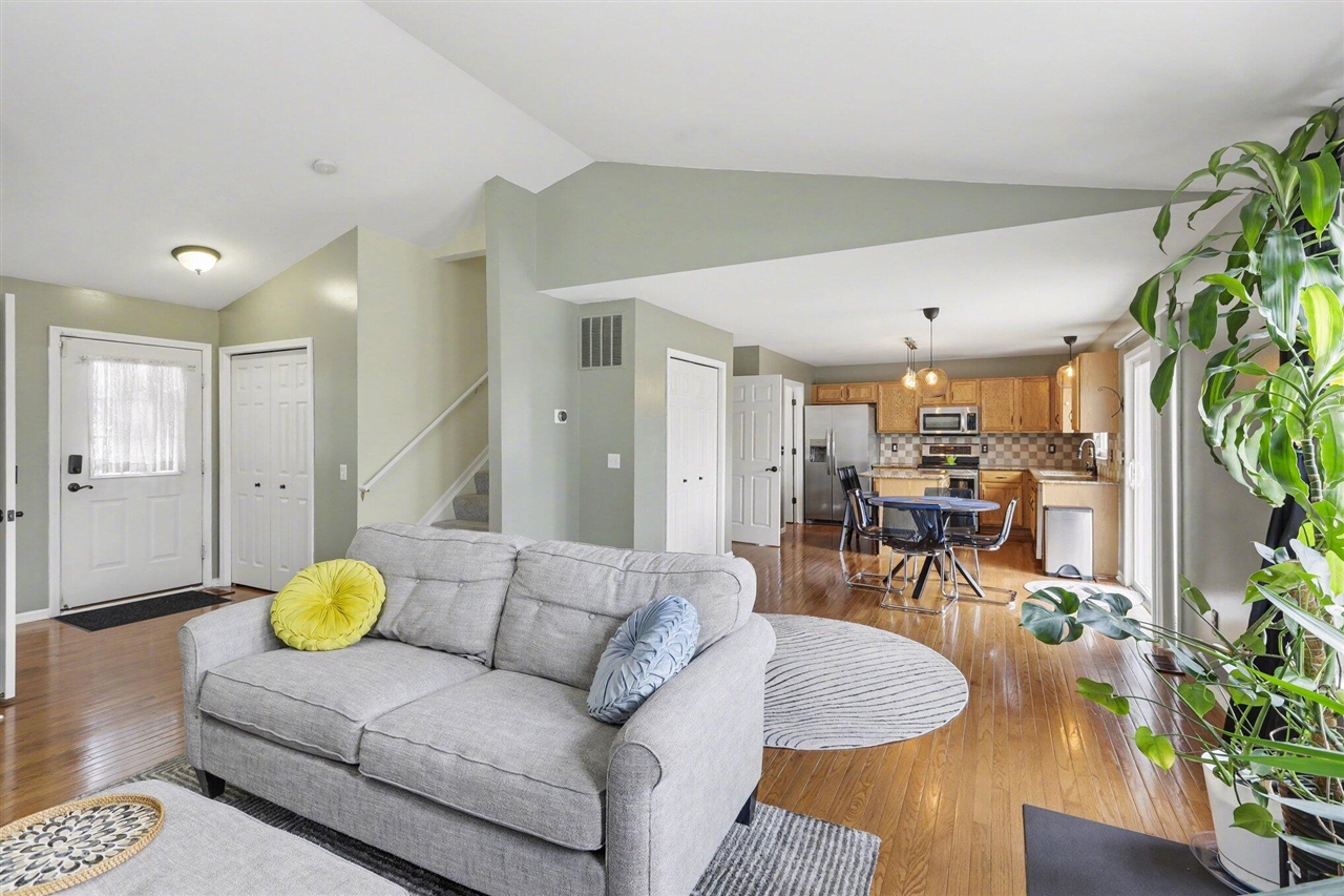 7377 Essex Drive, Ypsilanti, MI, 48197-3176