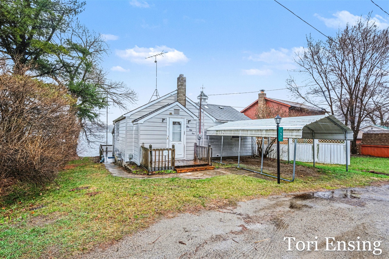 151 S Turk Lake Drive, Greenville, MI, 48838-9540