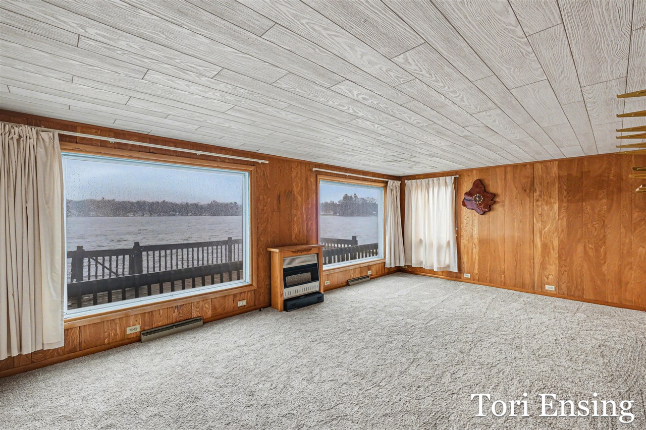 151 S Turk Lake Drive, Greenville, MI, 48838-9540