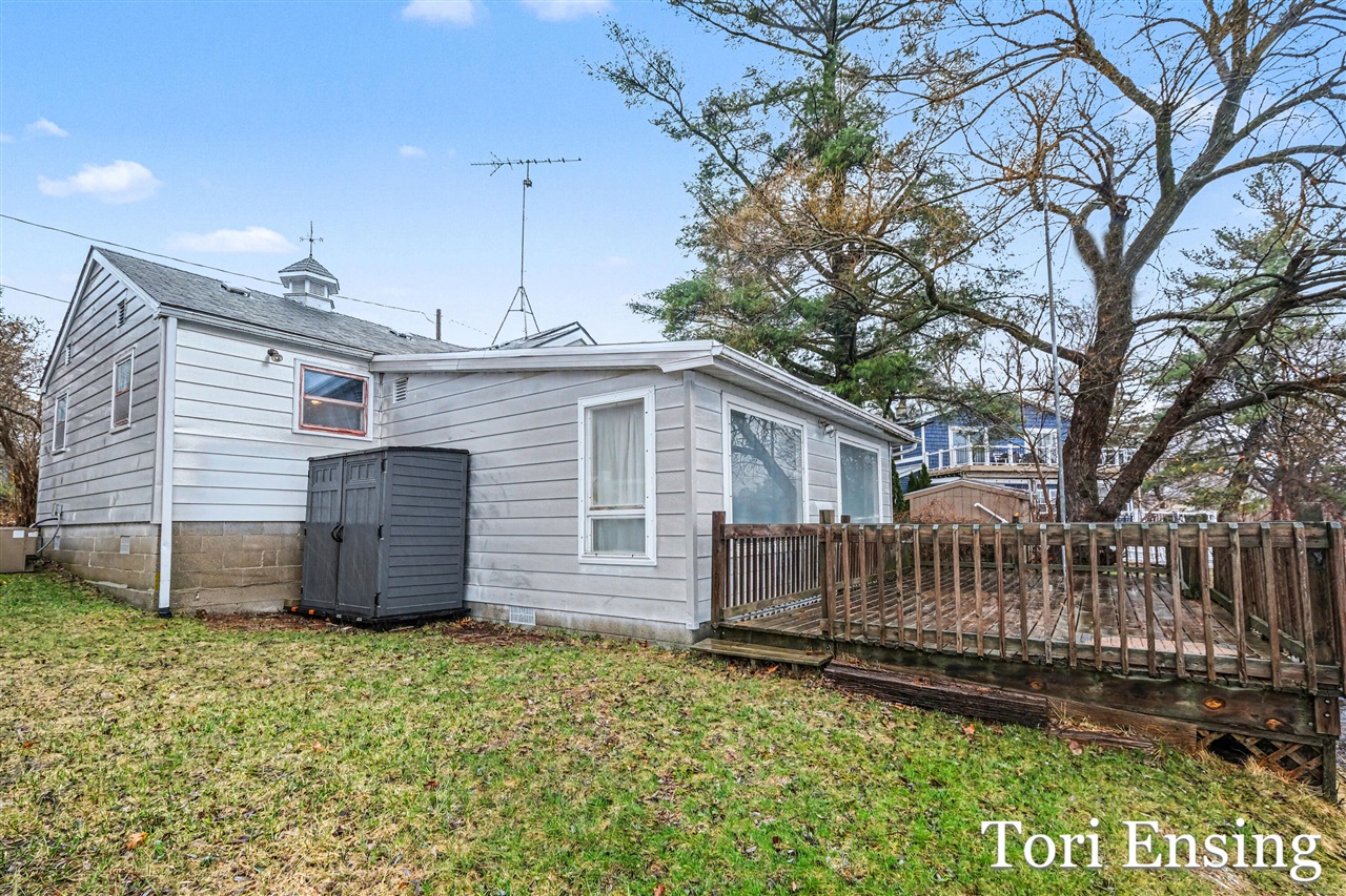 151 S Turk Lake Drive, Greenville, MI, 48838-9540