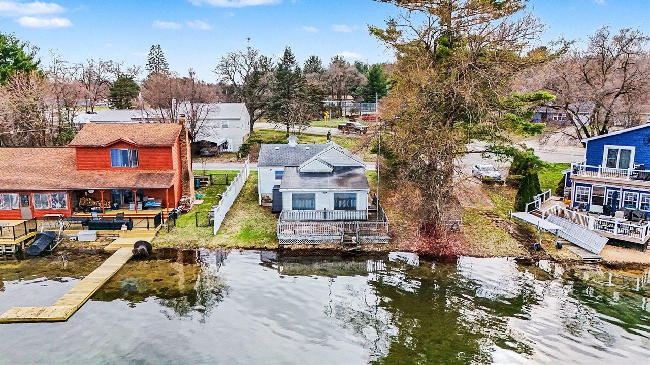 151 S Turk Lake Drive, Greenville, MI, 48838-9540