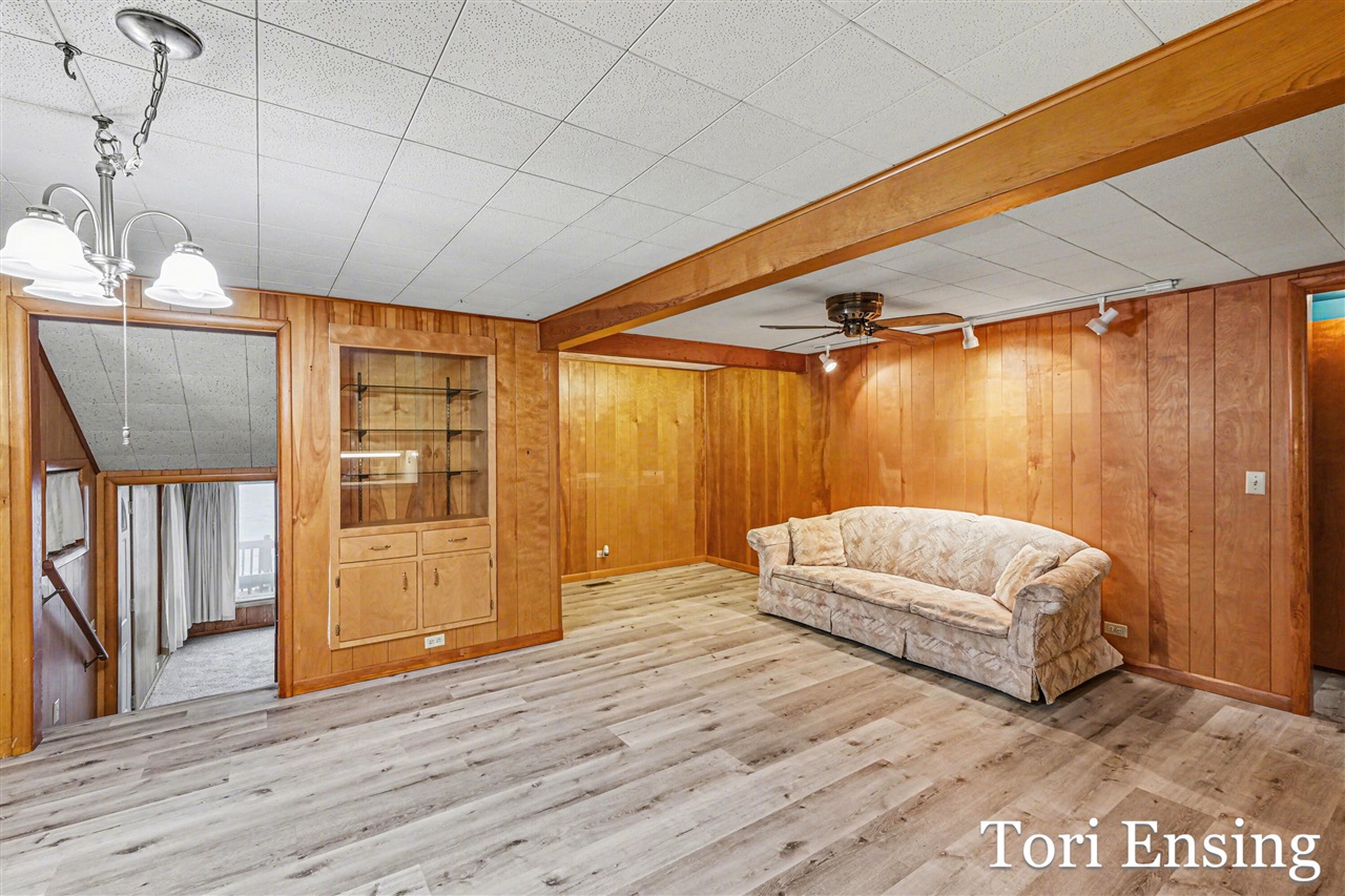 151 S Turk Lake Drive, Greenville, MI, 48838-9540