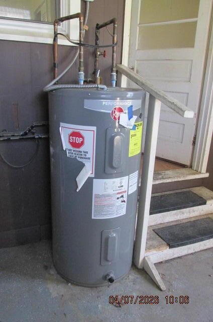 1161 102nd Avenue, Plainwell, MI, 49080-9730