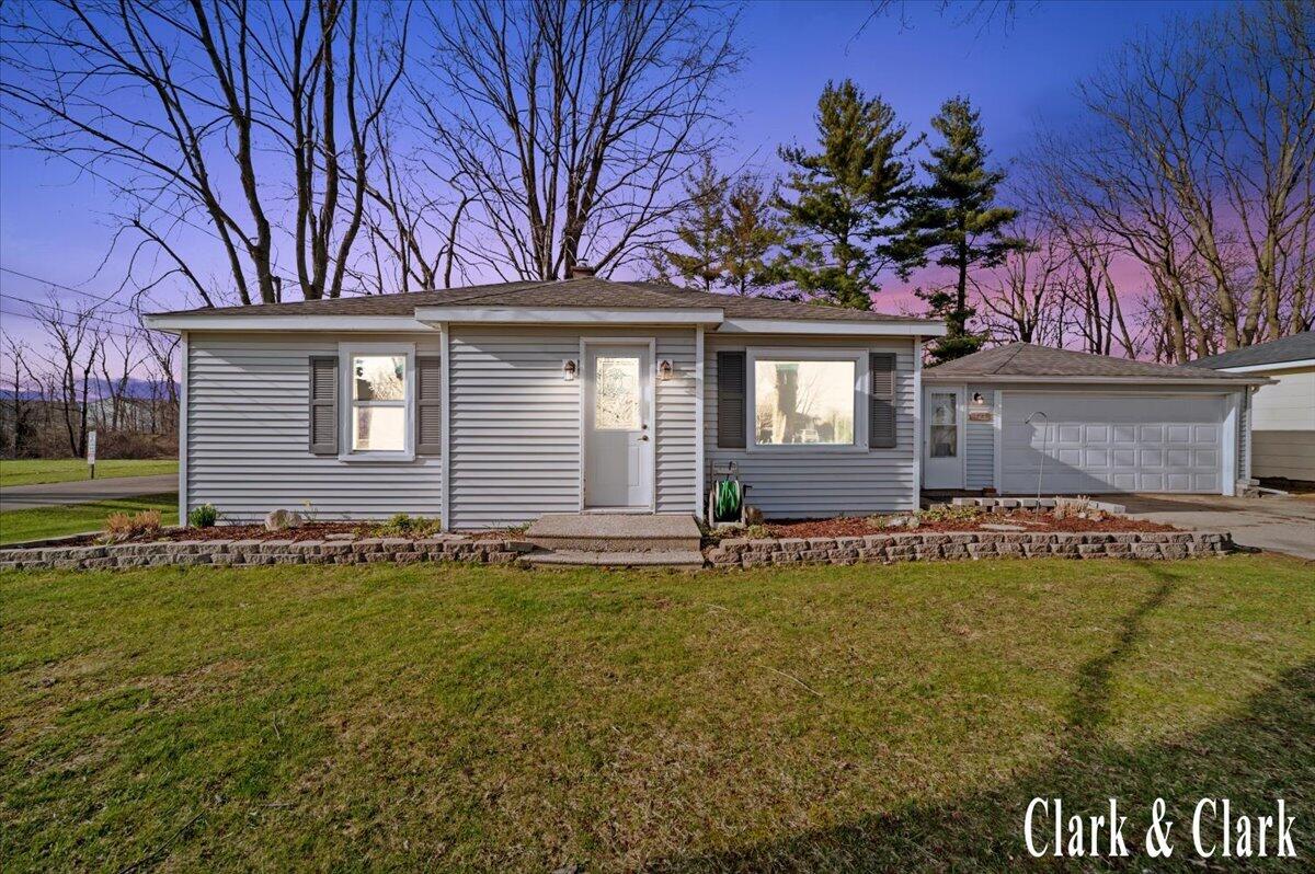 525 W Randall Street, Coopersville, MI, 49404-1368