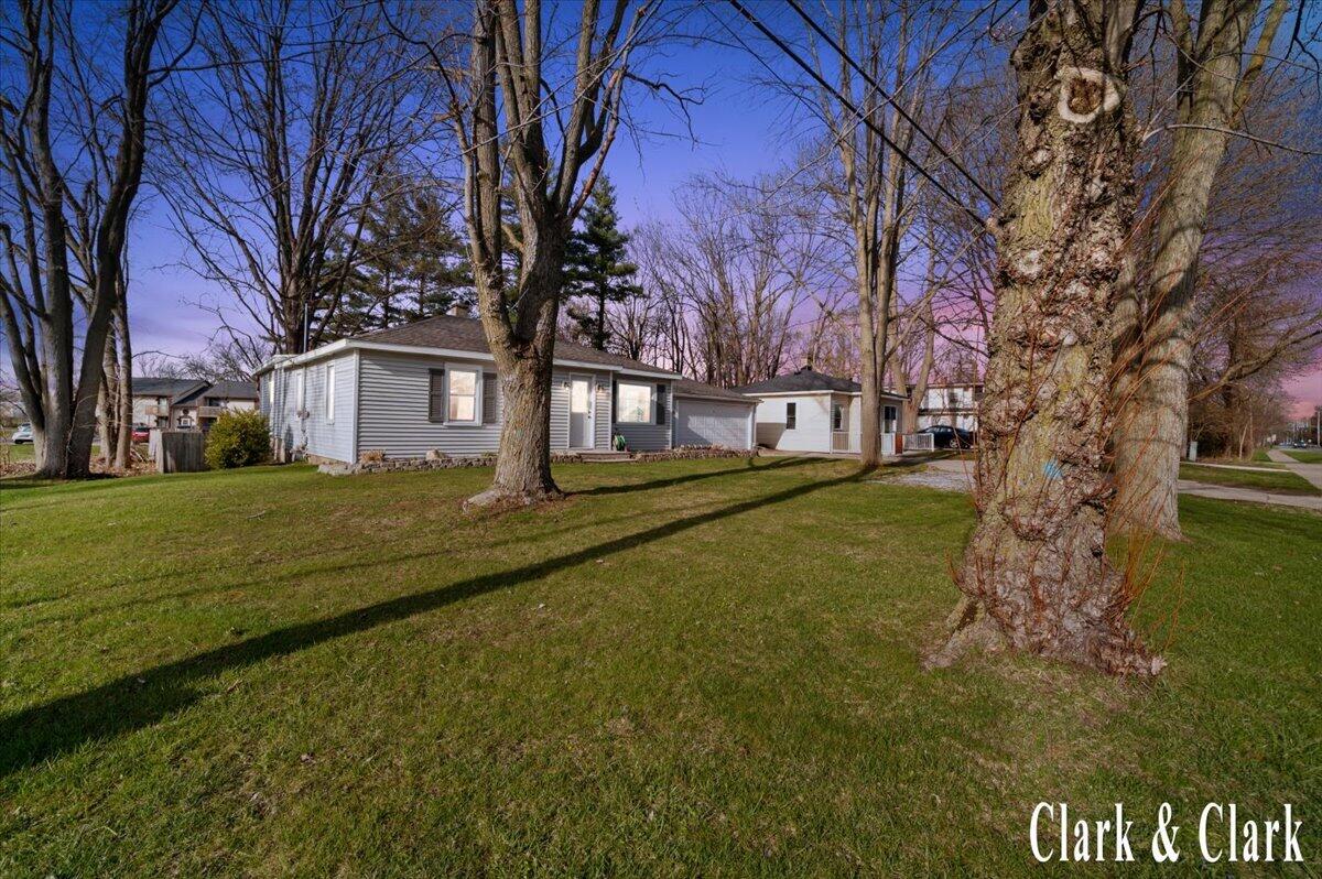 525 W Randall Street, Coopersville, MI, 49404-1368