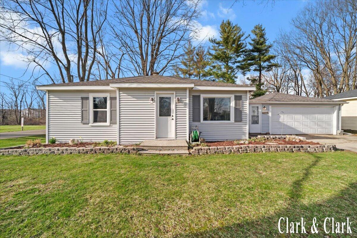 525 W Randall Street, Coopersville, MI, 49404-1368