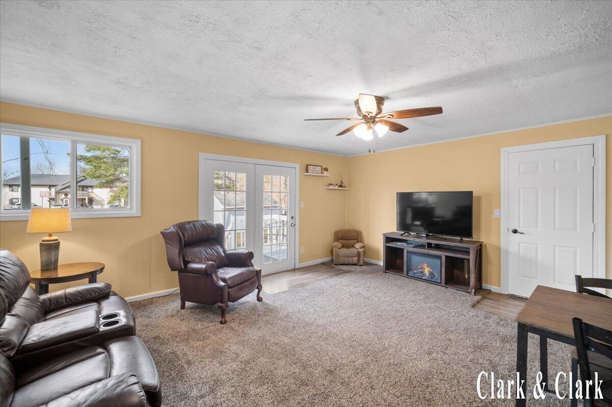 525 W Randall Street, Coopersville, MI, 49404-1368