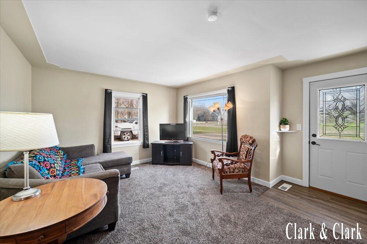 525 W Randall Street, Coopersville, MI, 49404-1368