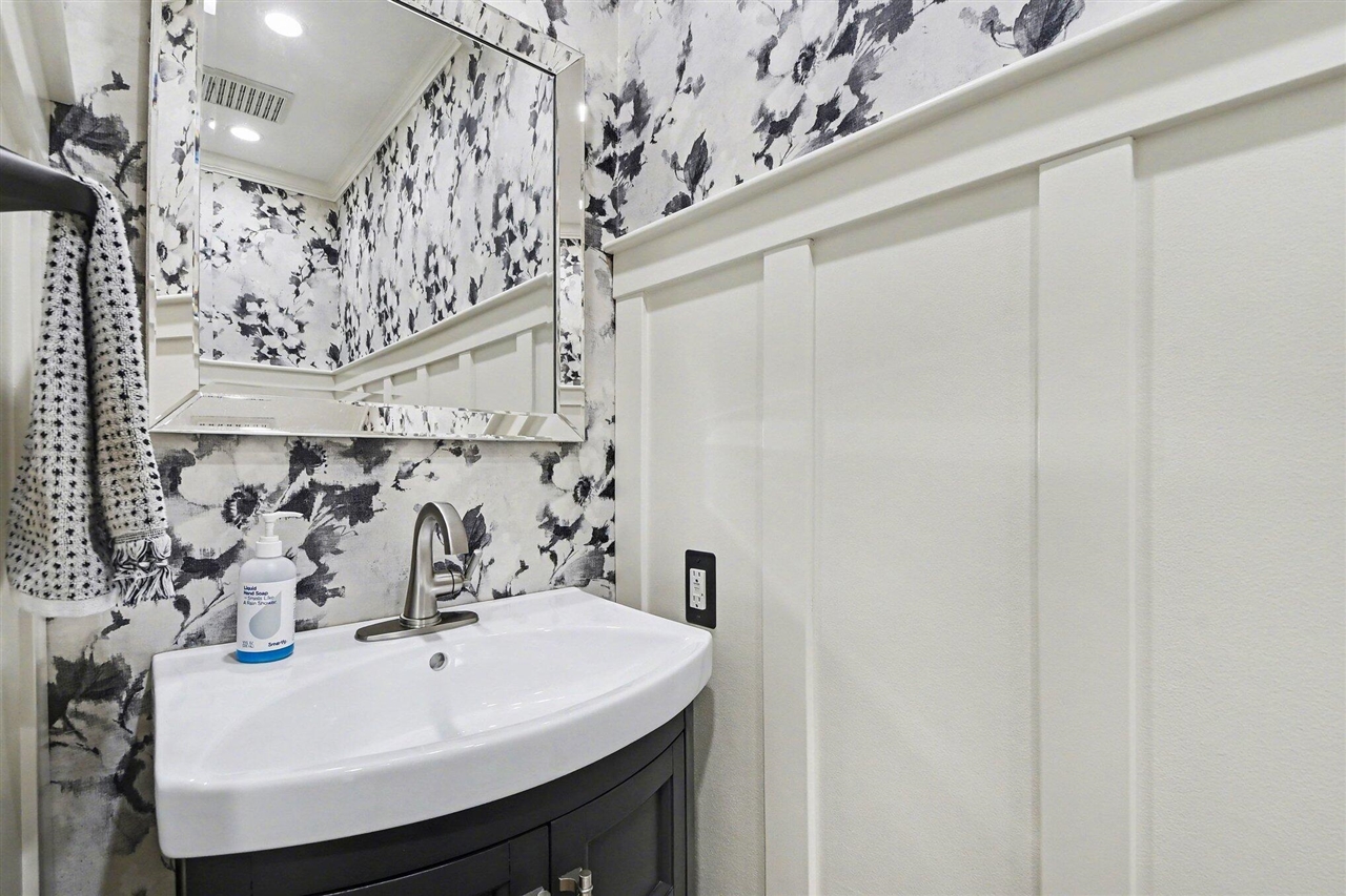 1051 Wren Avenue, Grand Rapids, MI, 49506-3160