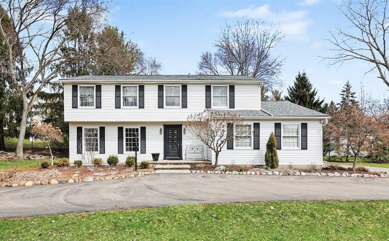 3132 Daleview Drive, Ann Arbor, MI, 48105-9604