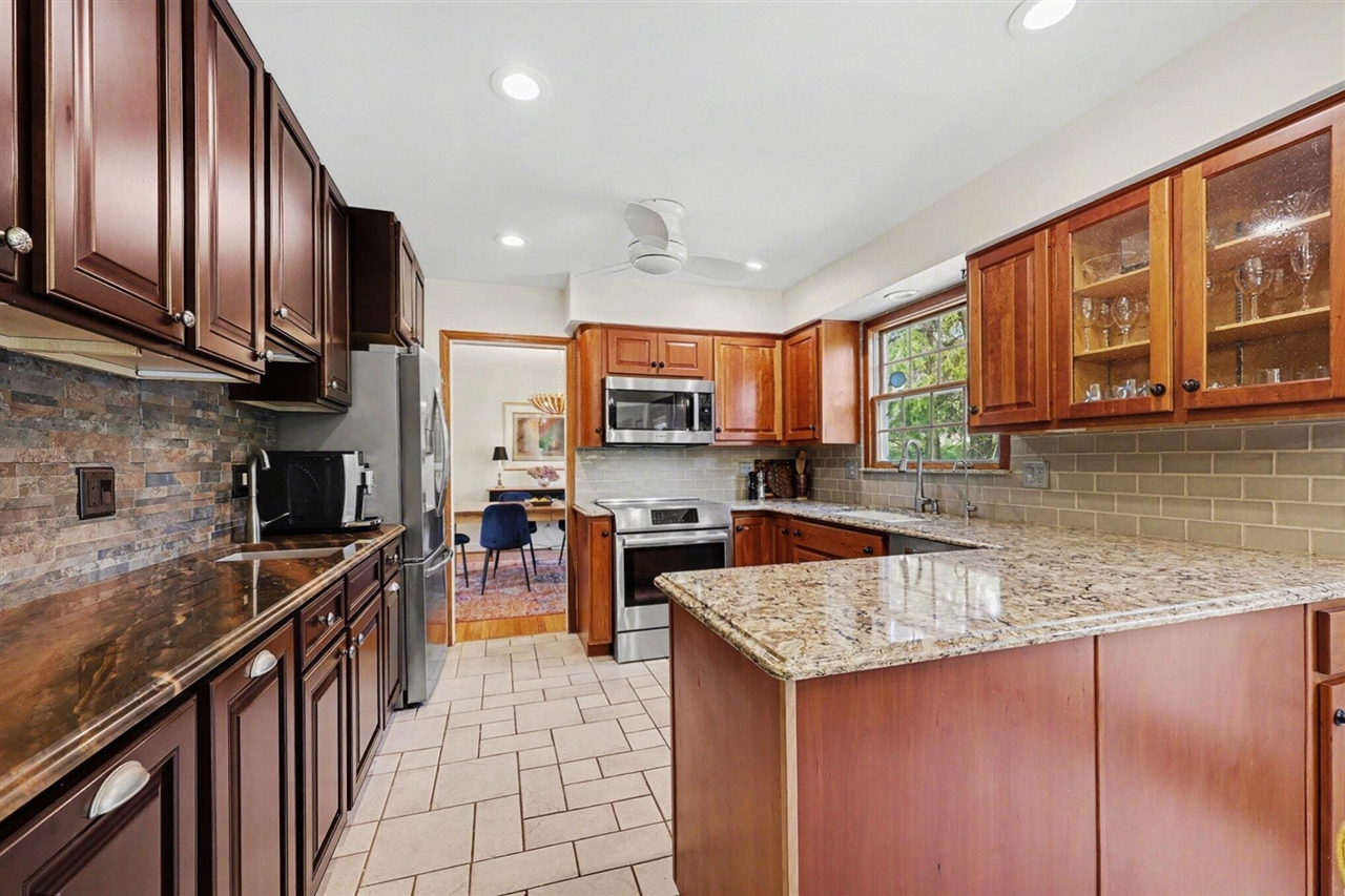 3132 Daleview Drive, Ann Arbor, MI, 48105-9604