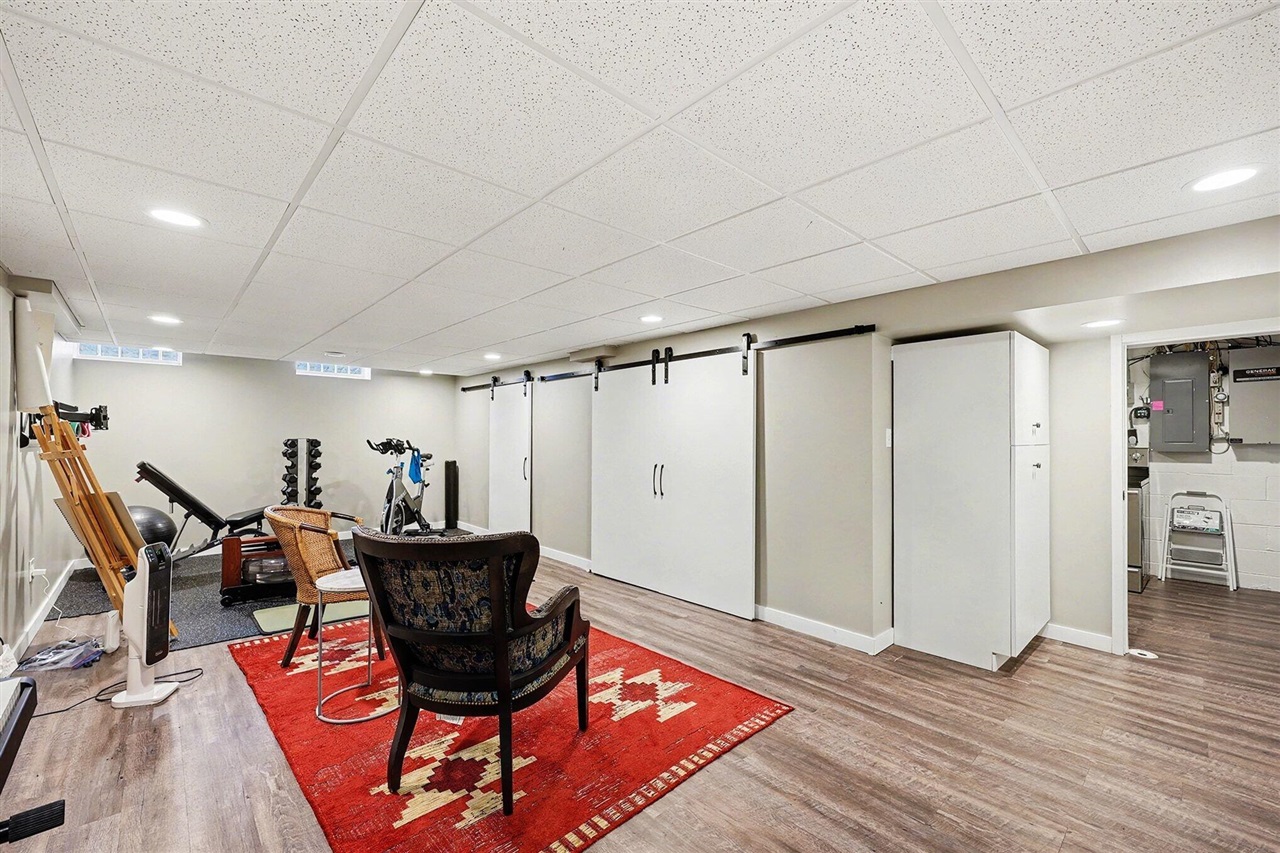 3132 Daleview Drive, Ann Arbor, MI, 48105-9604