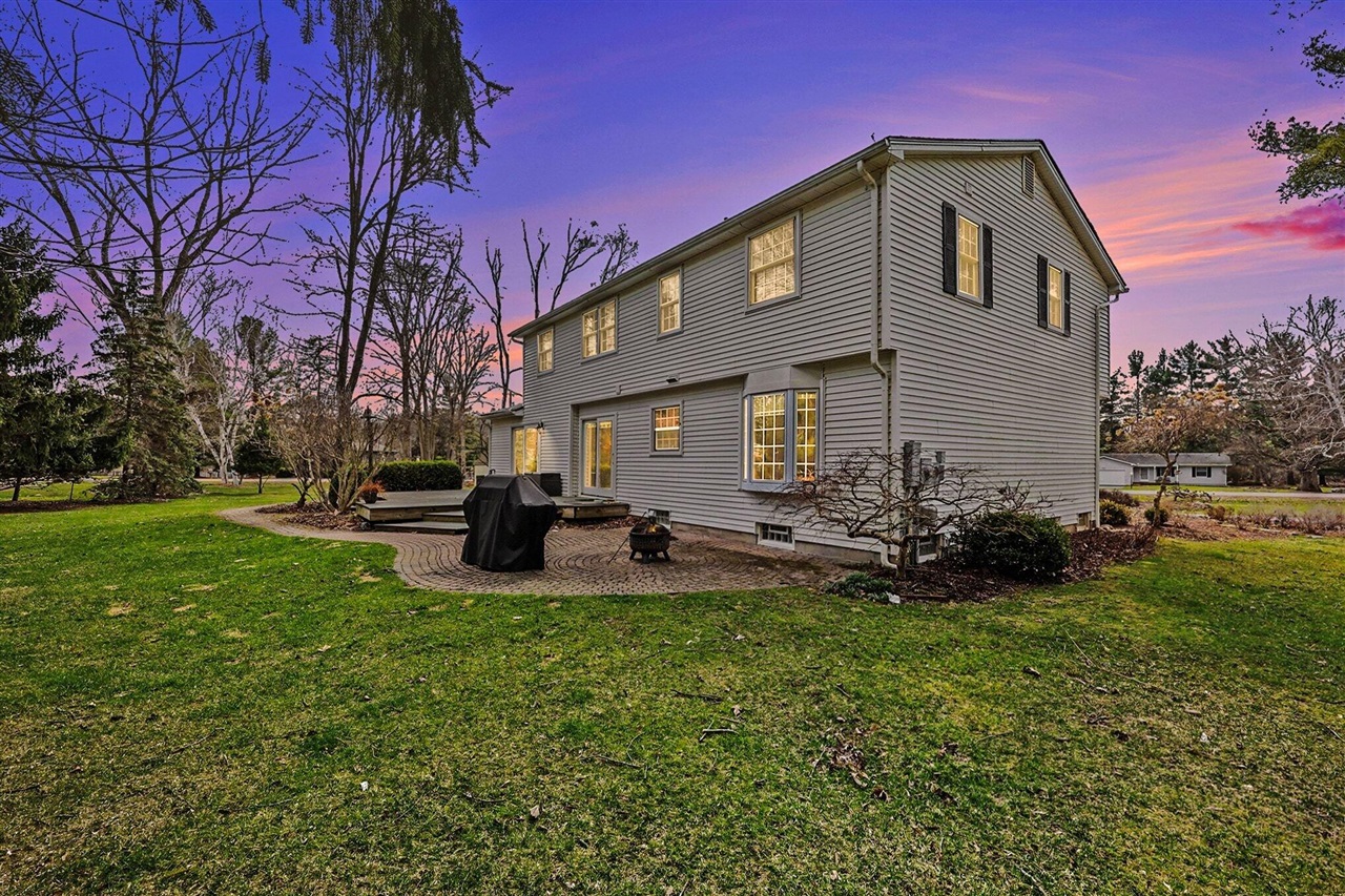 3132 Daleview Drive, Ann Arbor, MI, 48105-9604