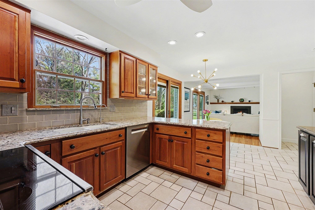 3132 Daleview Drive, Ann Arbor, MI, 48105-9604