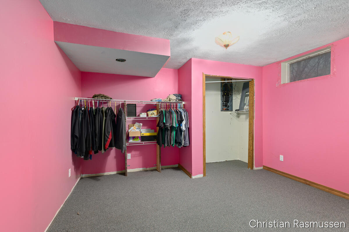 675 E Sessions Road, Sheridan, MI, 48884