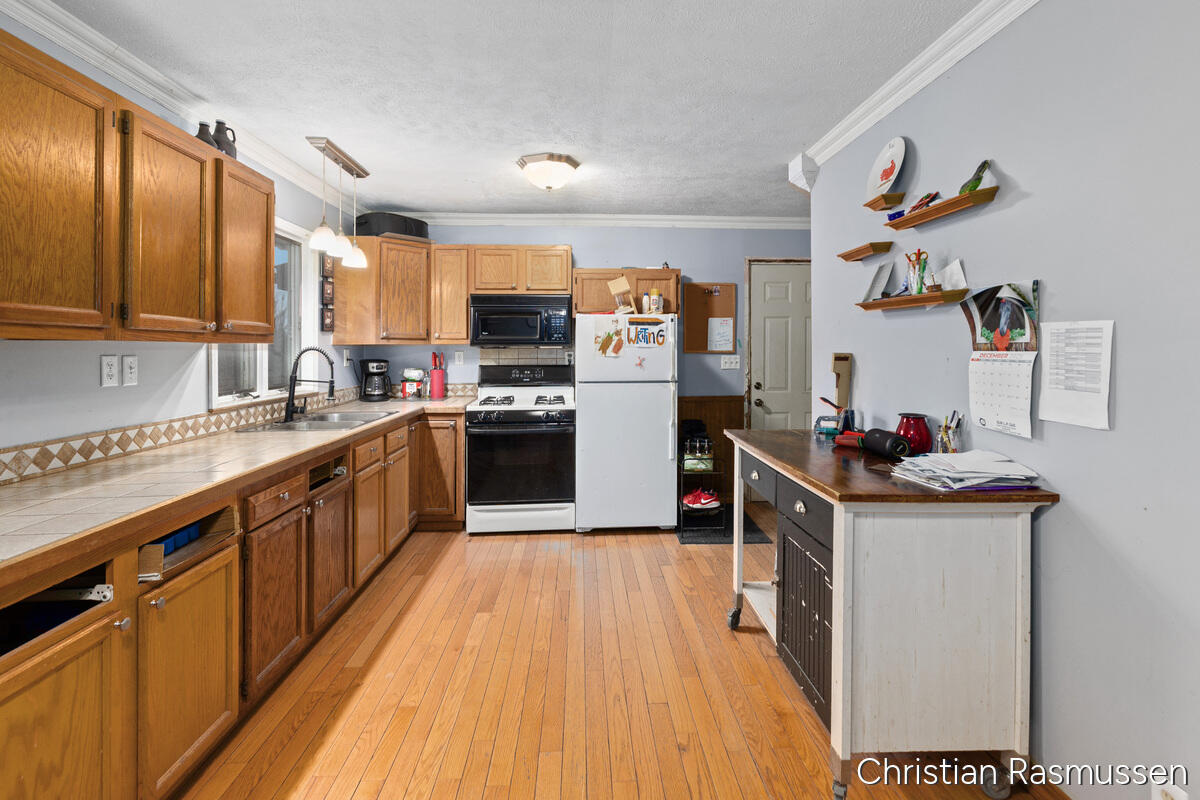 675 E Sessions Road, Sheridan, MI, 48884