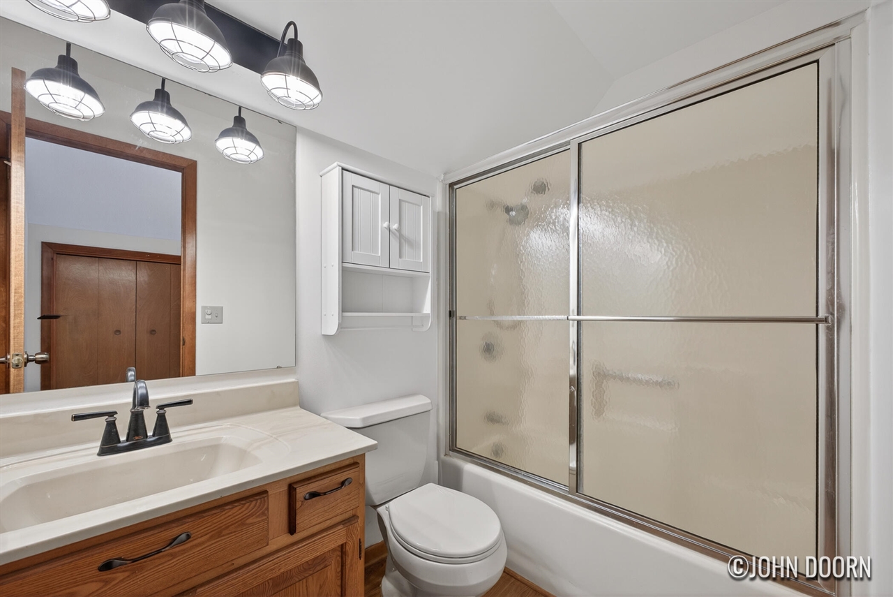 9063 Algoma Avenue, Rockford, MI, 49341-9084