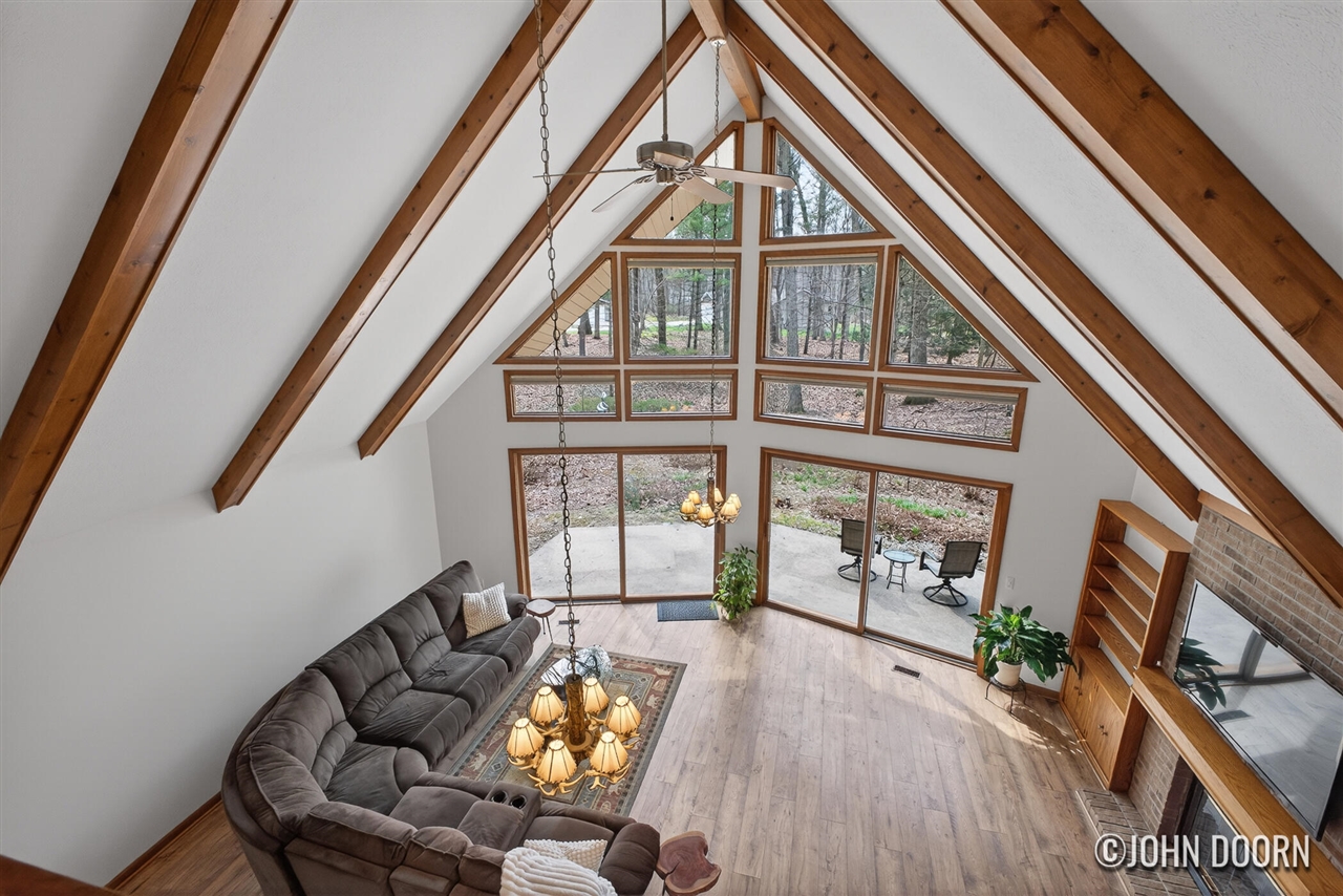 9063 Algoma Avenue, Rockford, MI, 49341-9084