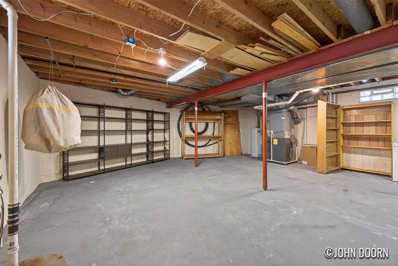 9063 Algoma Avenue, Rockford, MI, 49341-9084