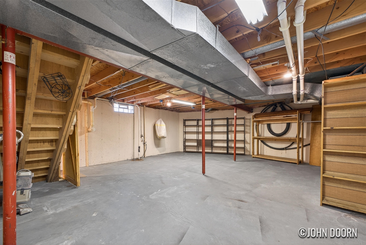 9063 Algoma Avenue, Rockford, MI, 49341-9084