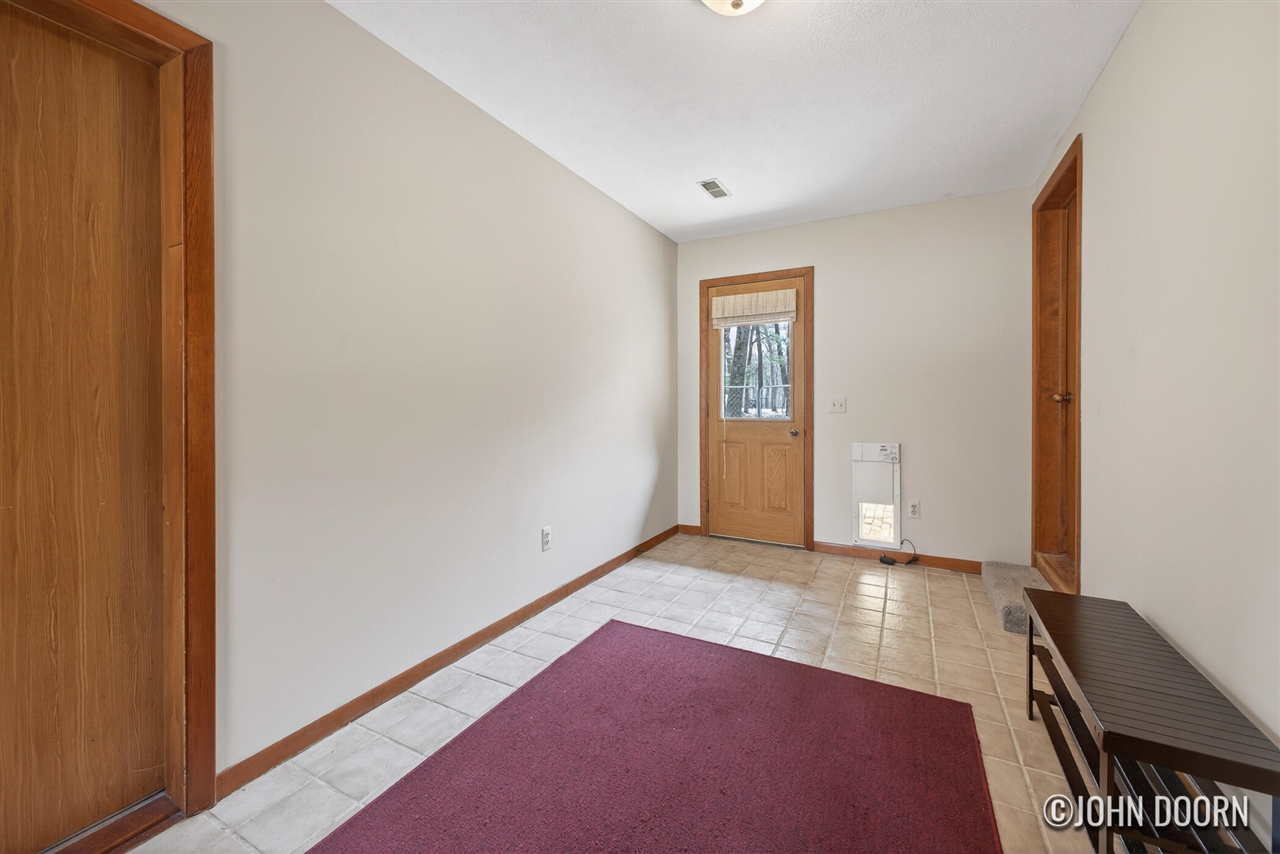 9063 Algoma Avenue, Rockford, MI, 49341-9084