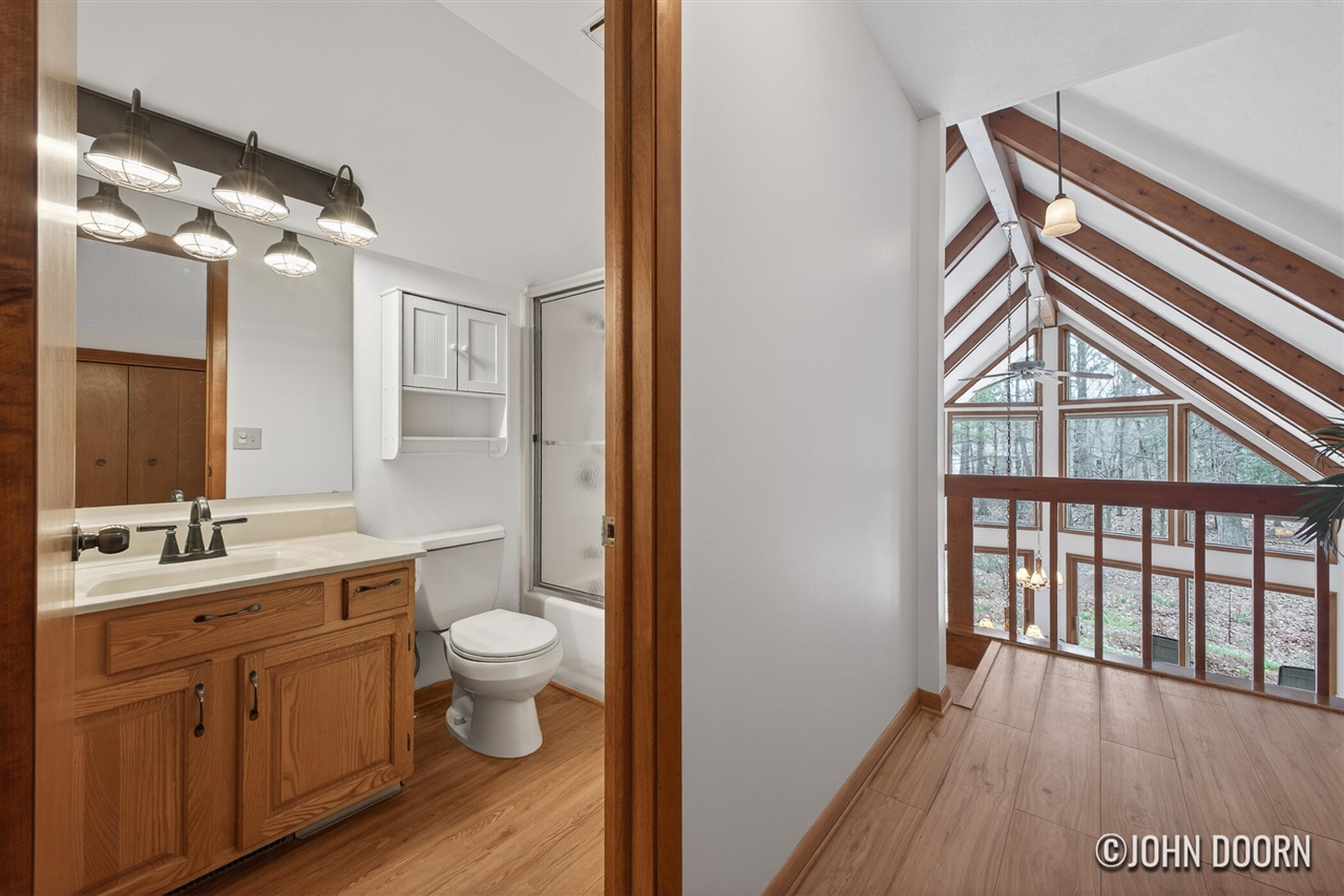 9063 Algoma Avenue, Rockford, MI, 49341-9084