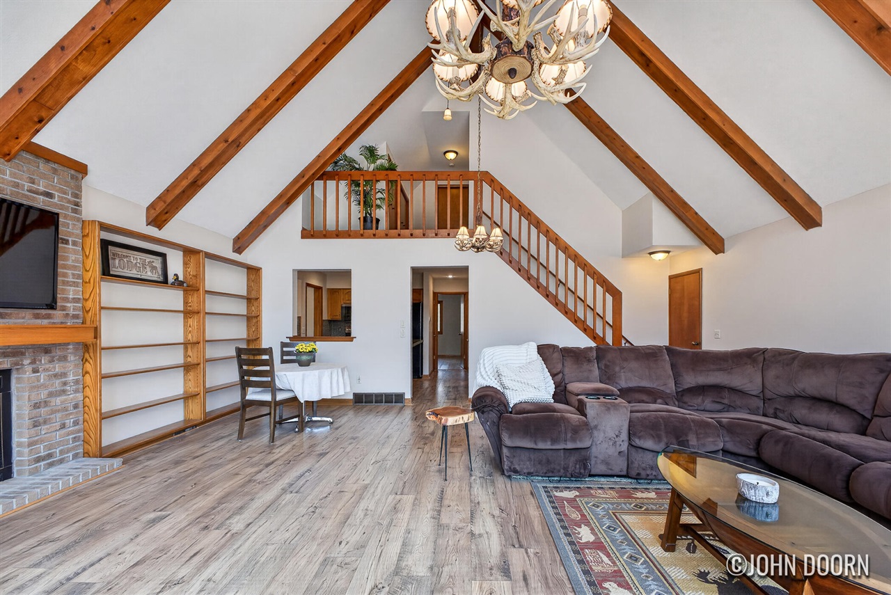 9063 Algoma Avenue, Rockford, MI, 49341-9084