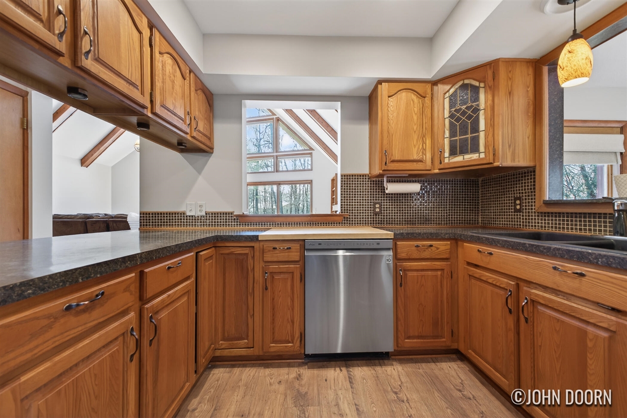 9063 Algoma Avenue, Rockford, MI, 49341-9084