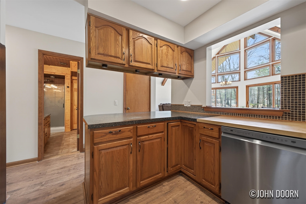 9063 Algoma Avenue, Rockford, MI, 49341-9084