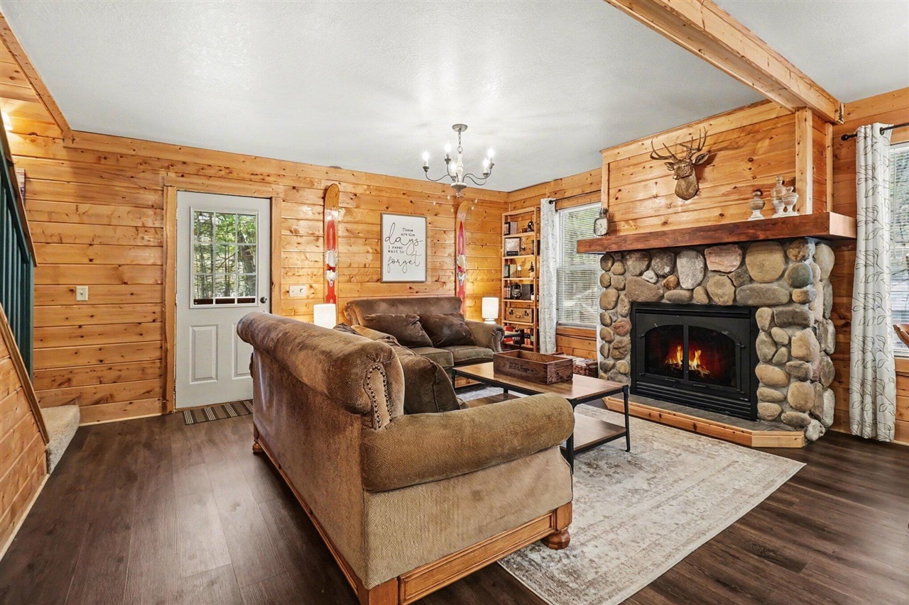 5526 Longbridge Road, Pentwater, MI, 49449