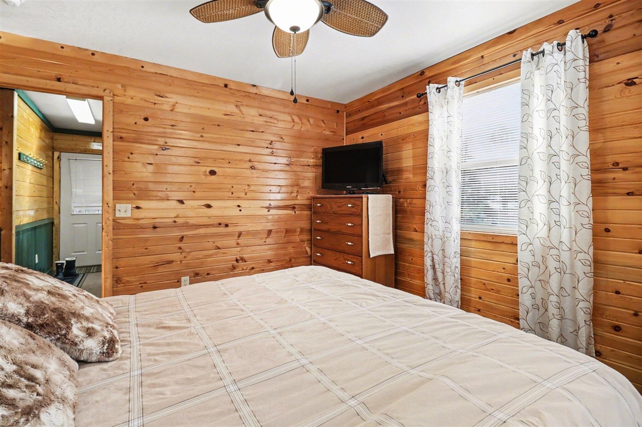 5526 Longbridge Road, Pentwater, MI, 49449