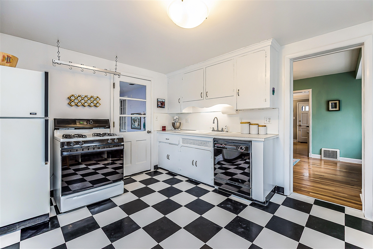 1211 Birk Avenue, Ann Arbor, MI, 48103-5305